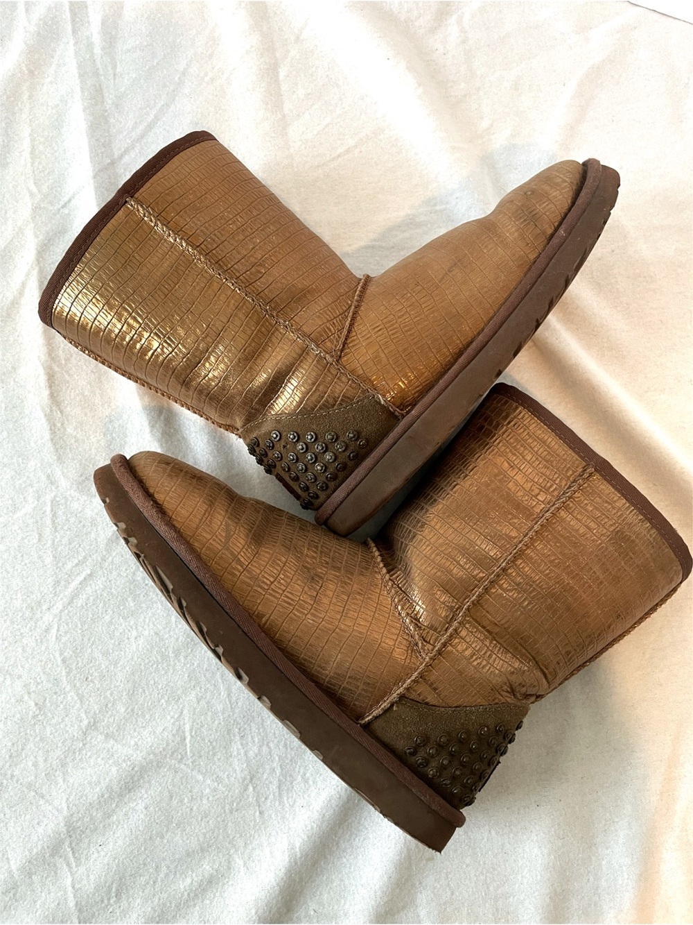 UGG Australia Classic Short Studded Croc Embossed Brown Mid-Calf Boots US 7